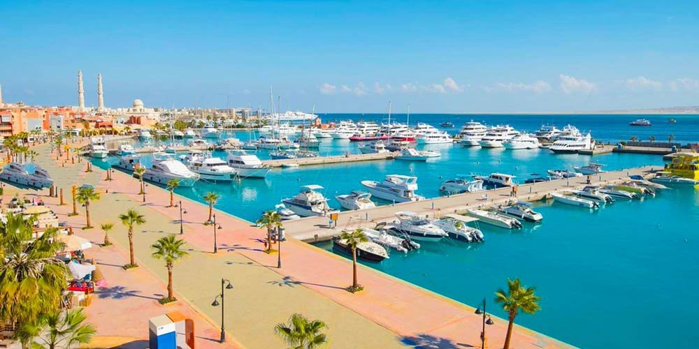 10-day budget Egypt tour visiting Cairo, Giza Pyramids, and Hurghada Red Sea with historical landmarks and relaxing beach adventures