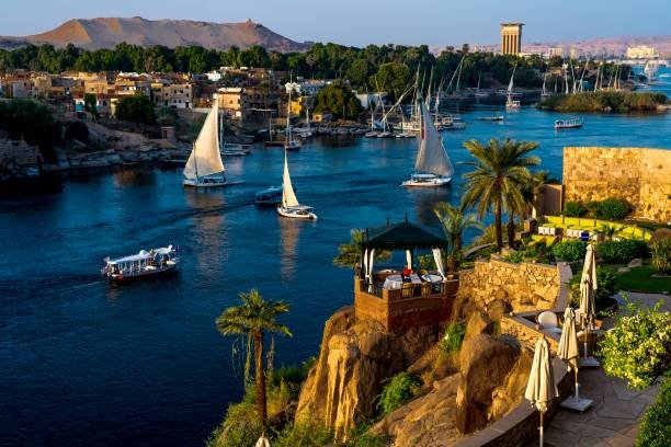 Luxor Day Tours : 1-day Luxor tour visiting Philae Temple, Aswan High Dam, and Nile views with a private guide and air-conditioned transfers