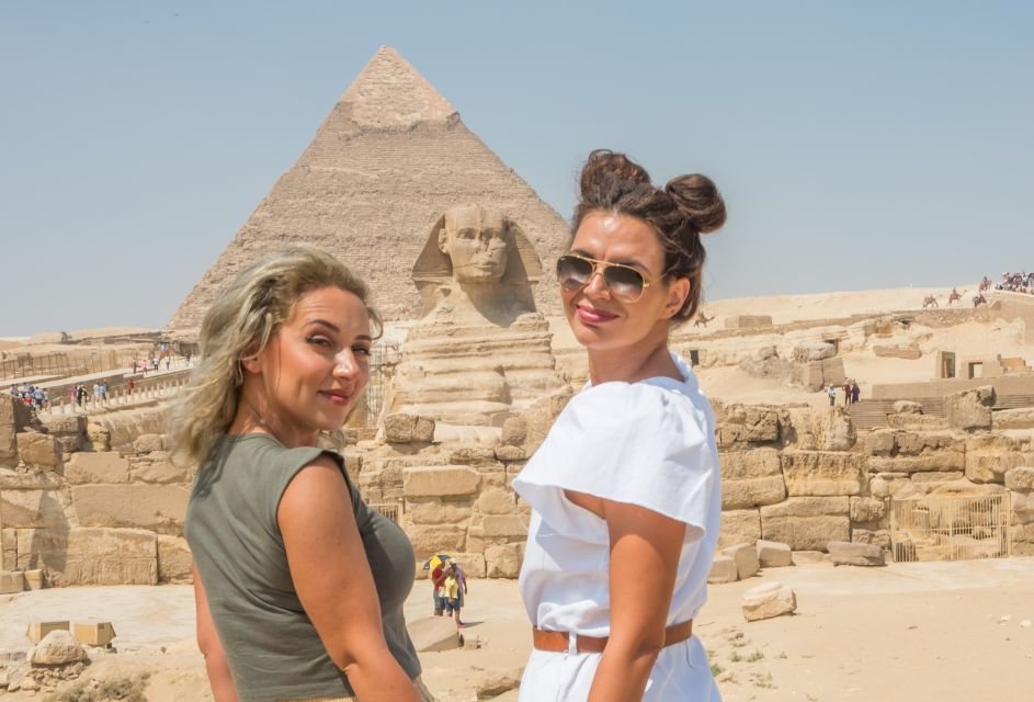 The Sphinx and Pyramids photographed on a Cairo budget travel itinerary