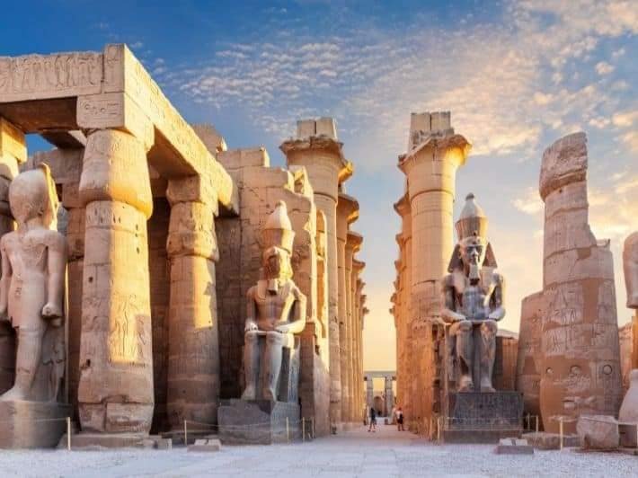Egypt Luxury Tour: Luxury Egypt tour featuring the Pyramids of Giza, Nile cruise ship, and iconic ancient Egyptian landmarks