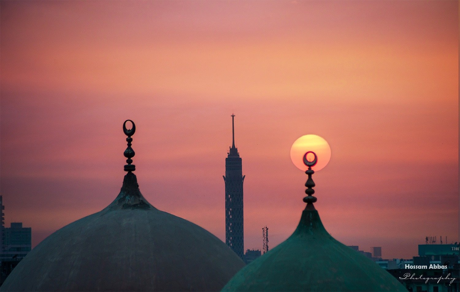 Egypt holiday package featuring Cairo Pyramids, Luxor temples, and Hurghada Red Sea beaches