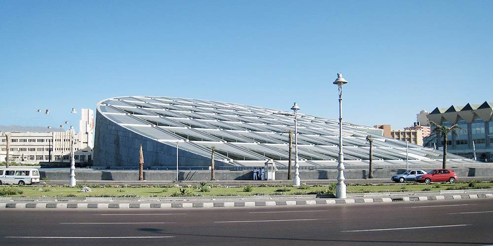 10-day budget Egypt tour visiting Cairo, Alexandria, and Siwa with historical and desert adventures