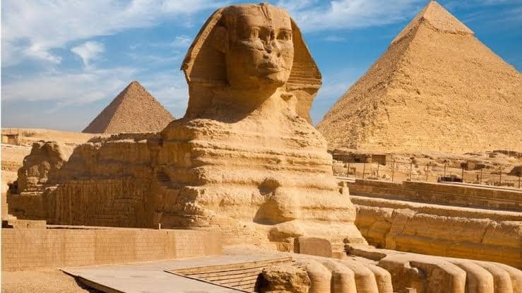 A 19-day Egypt Classic tour itinerary featuring the Giza Pyramids, a Nile cruise boat in Luxor, and the Red Sea beaches of Hurghada.