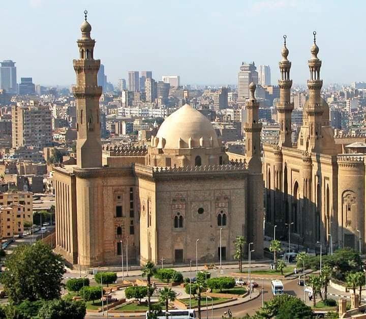 19-Day Egypt Luxury Tours –19-day Egypt luxury tour visiting Cairo pyramids, Nile Cruise, Luxor temples, and Alexandria landmarks