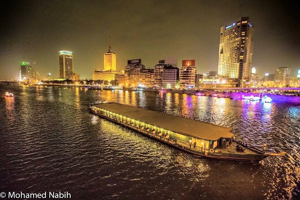 Egypt Luxury Tour: Luxury Egypt tour featuring the Giza Pyramids, Great Sphinx, Nile cruise, and Philae Temple in Aswan