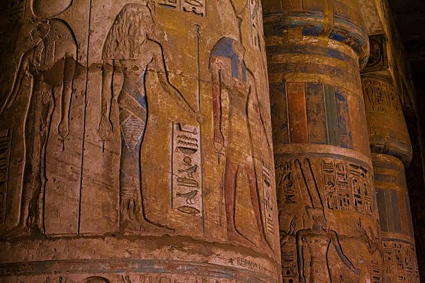 Incredible 4-day Egypt standard tour: Egypt tour showing Giza Pyramids and Karnak Temple in Luxor.