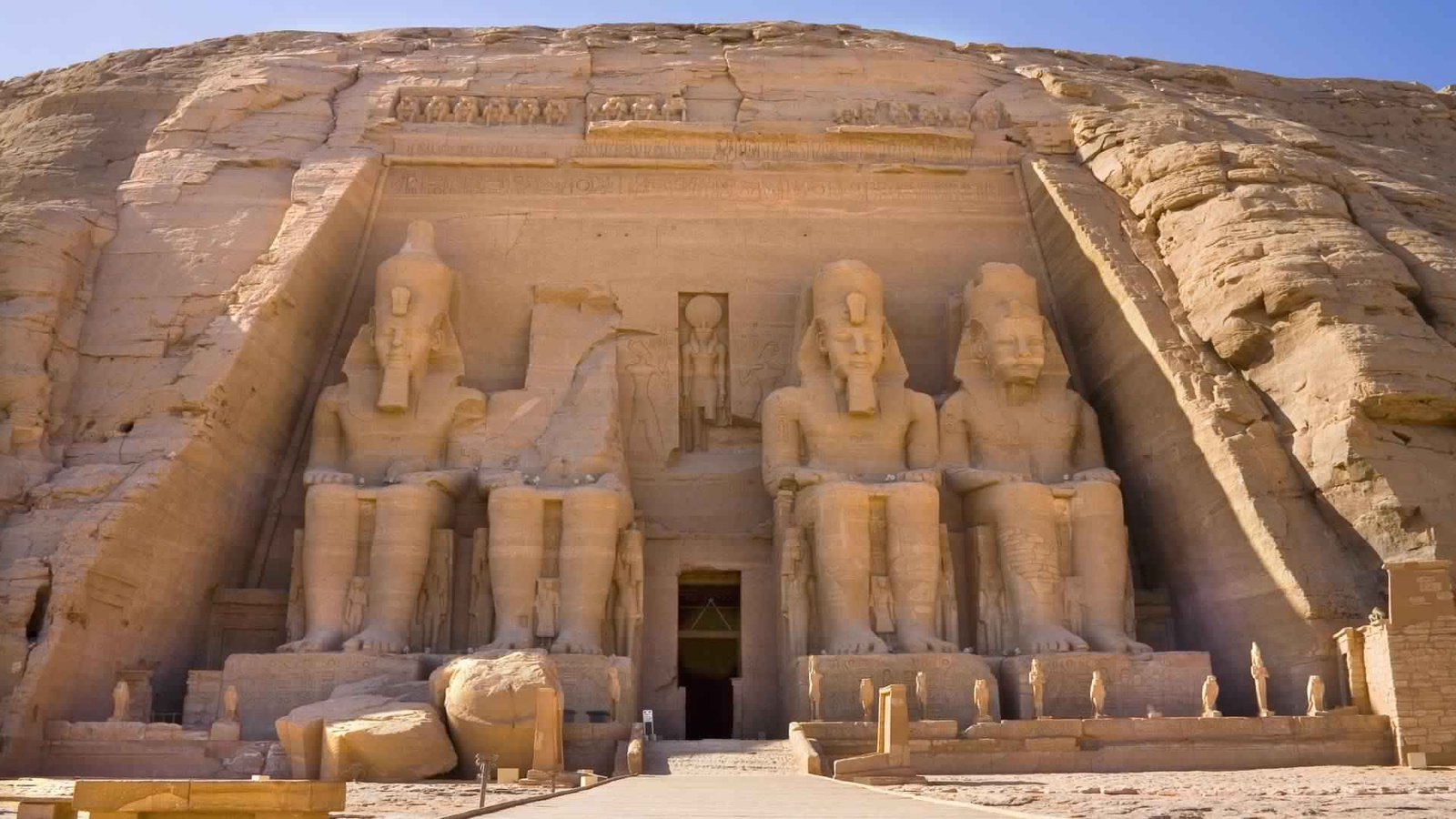 6-day Egypt budget tour featuring Cairo, Luxor, Aswan, and Abu Simbel with pyramids, temples, and ancient landmarks